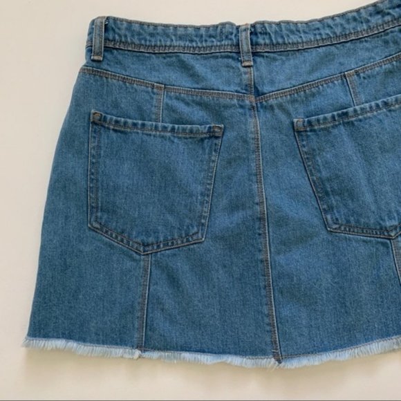 Forever 21 Jean Mini Skirt Seamed Front Distressed Raw Hem Denim Skirt Size 30 - Picture 7 of 10